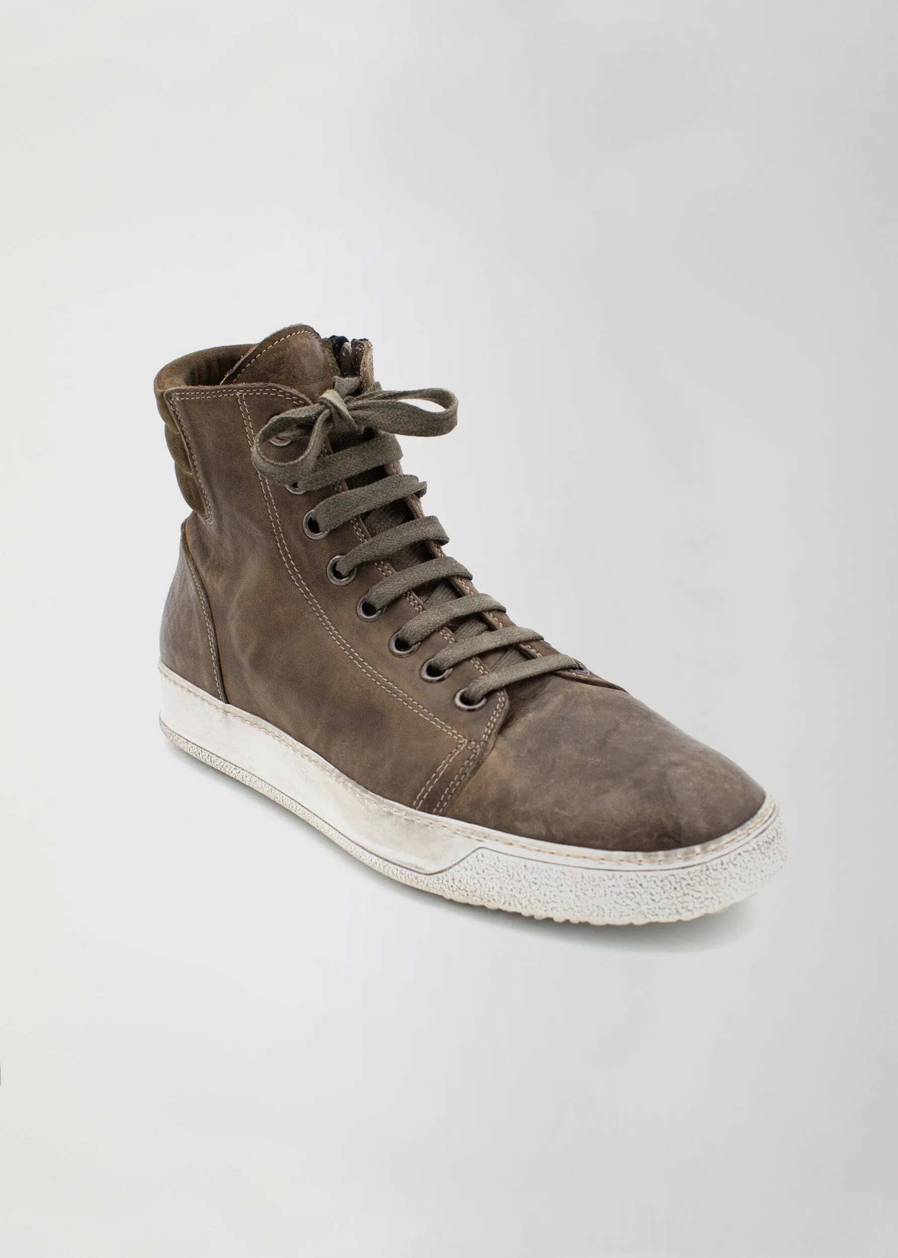 OVER DYED SNEAKER
